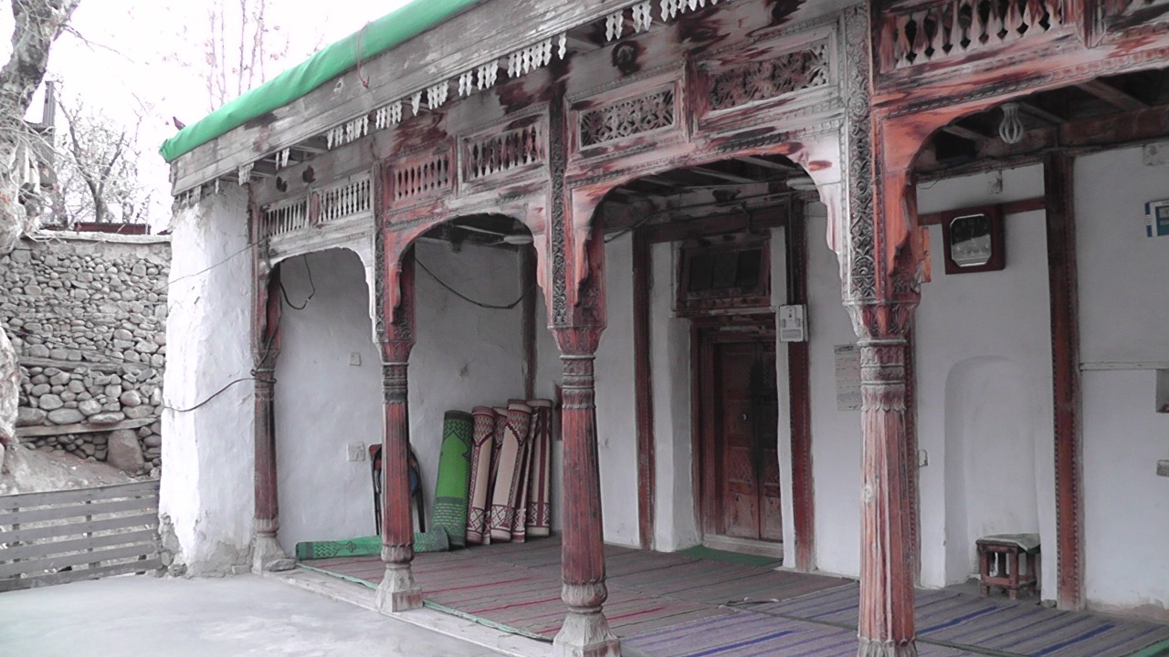 چترال ۔تاریخی مسجد کی تصویر